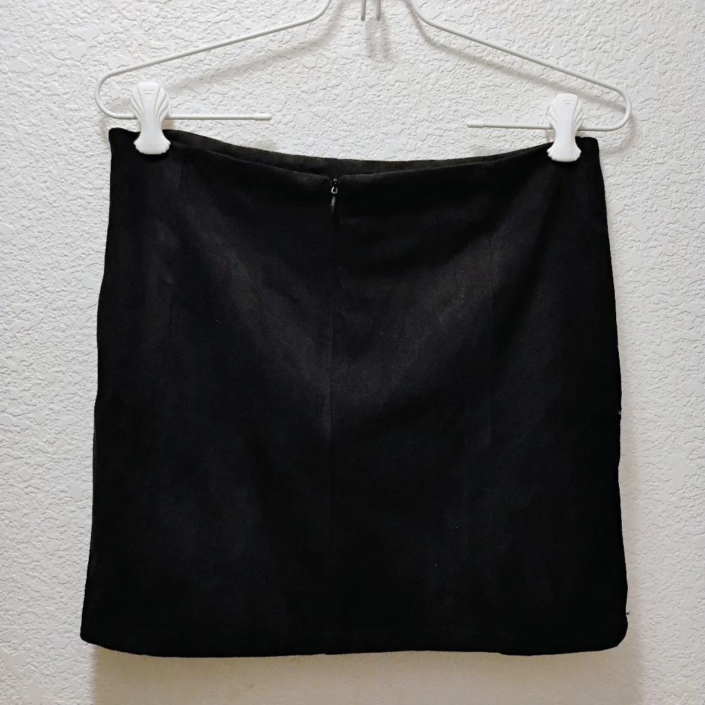 Floral Embroidered Black Skirt - Picture 2 of 7